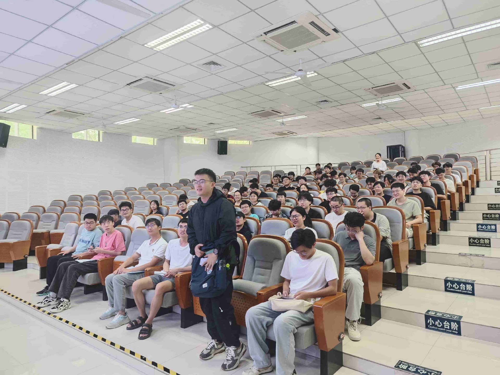 33474蒙特卡罗智造2025届秋招安徽大学宣讲会圆满举行 33474蒙特卡罗智造2025届秋招安徽大学宣讲会圆满举行